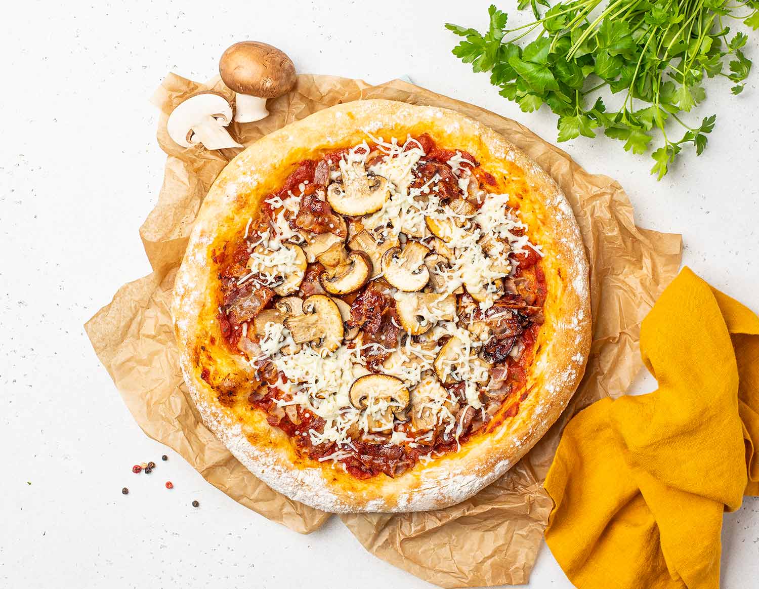 Пицца с грибами и солёными огурцами — чего больше, итальянского или русского?
