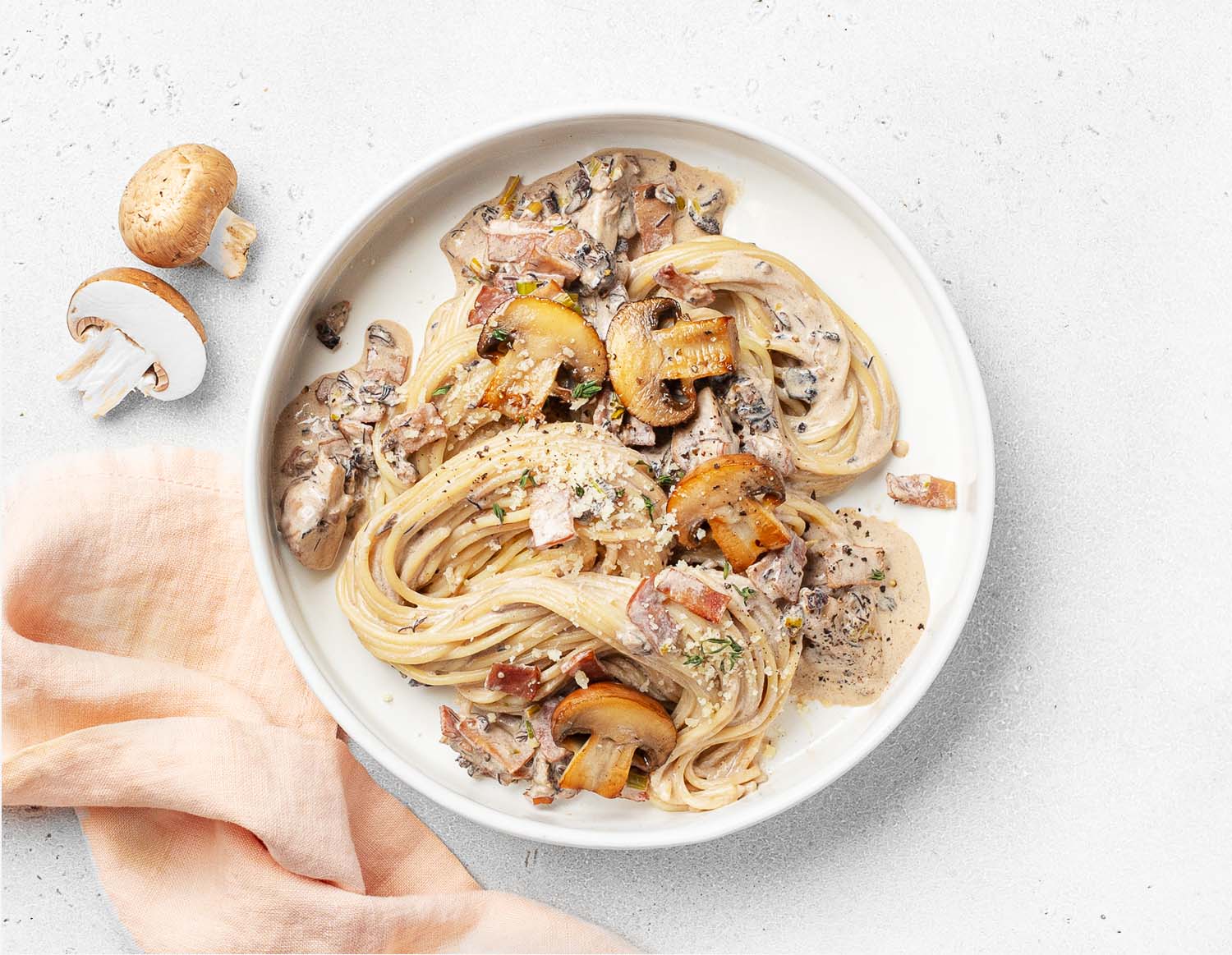 Паста с соусом из белых грибов