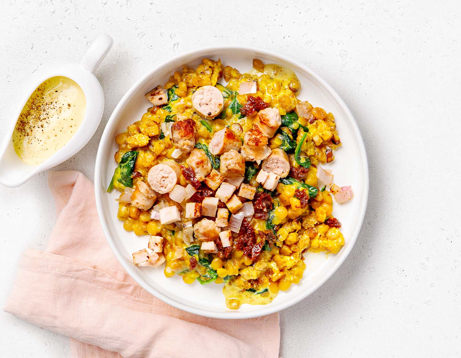 Кремовое рагу с копчёностями,